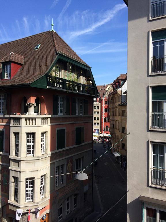 In Swiss Home - Rathaus From 1284 Historical Apartment Basel Exterior photo